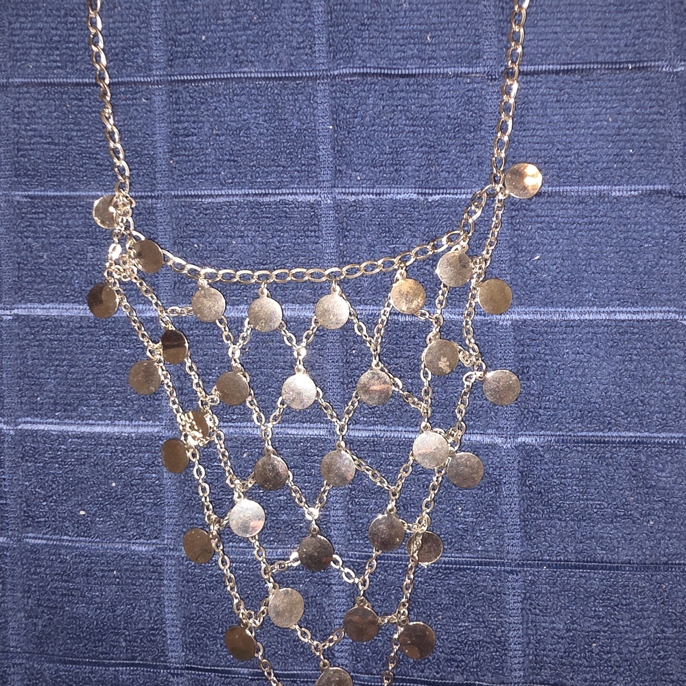 Chic Gold Disc Necklace